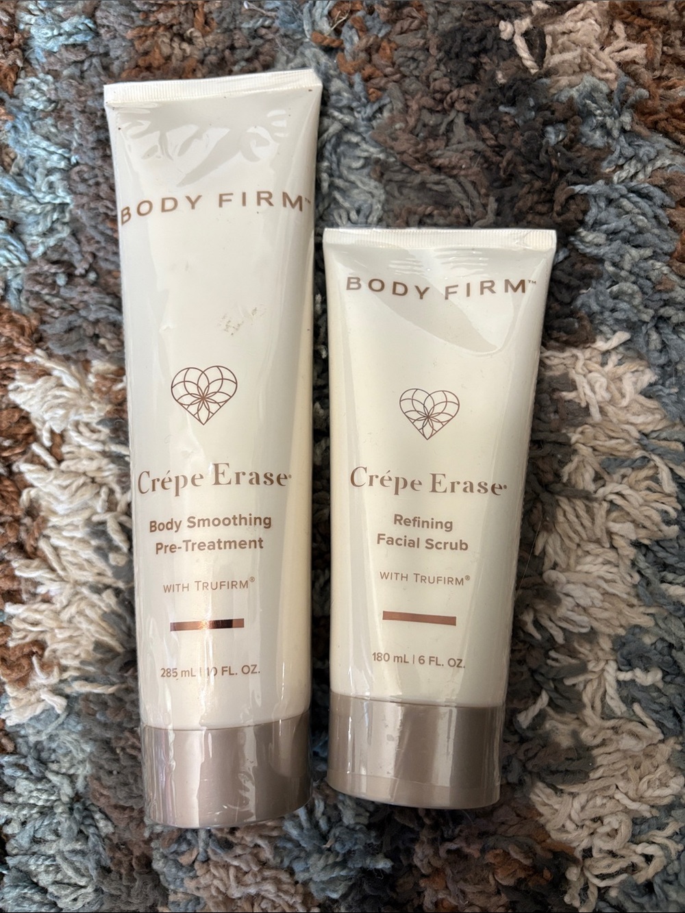 Crêpe Erase Body Smoothing Pre-Treatment & Facial Scrub - White